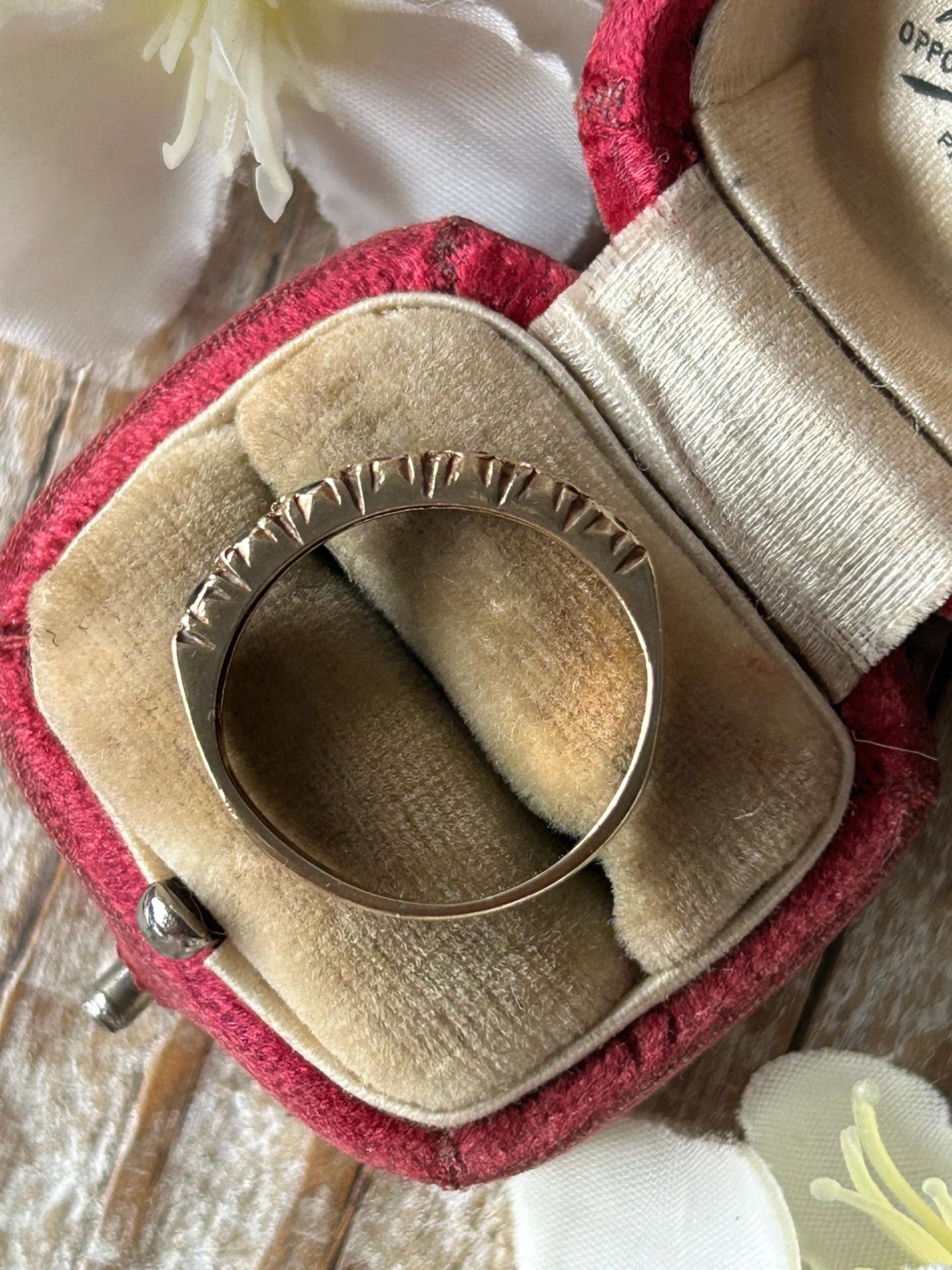 Vintage DEAREST Acrostic Gemstone Ring 9 Carat Yellow Gold 1980s