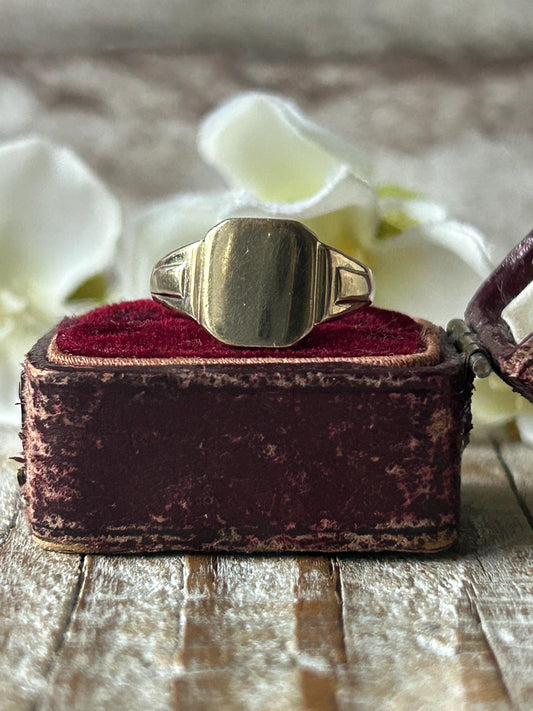 Vintage Square Signet Ring 9 Carat Yellow Gold 1970s