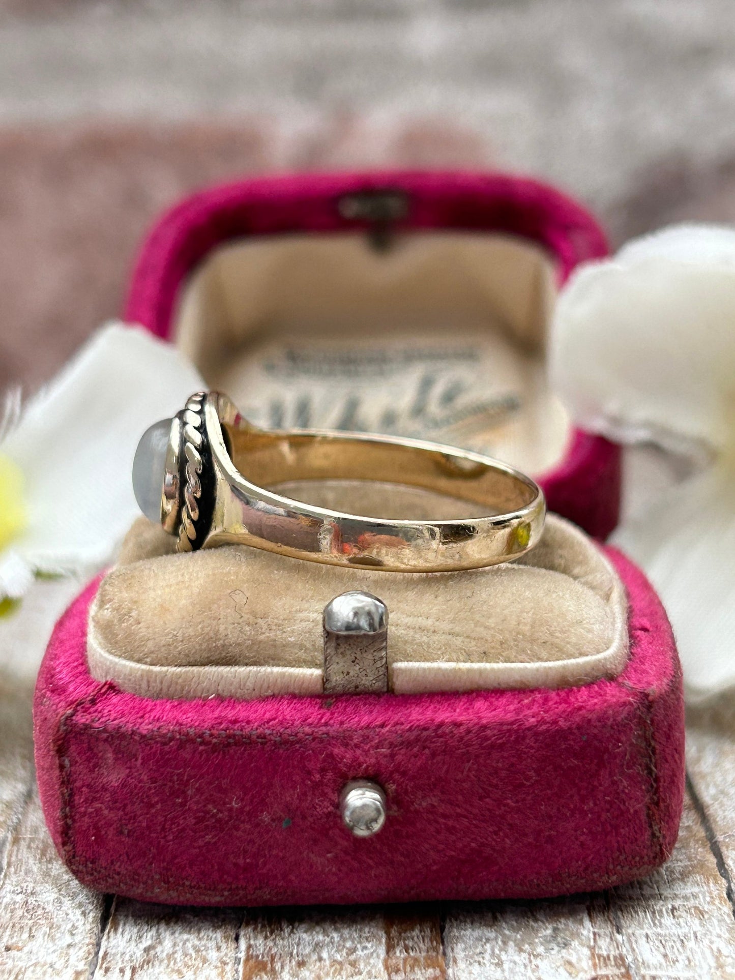 Vintage Moonstone Solitaire Ring 9 Carat Yellow Gold