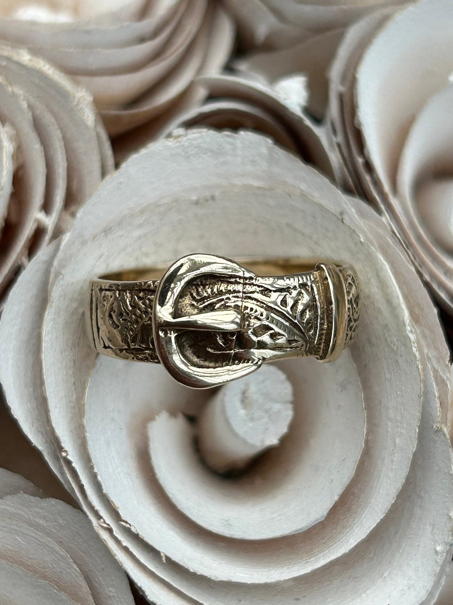 Vintage Ornate Buckle Belt Ring 9 Carat Gold 1993