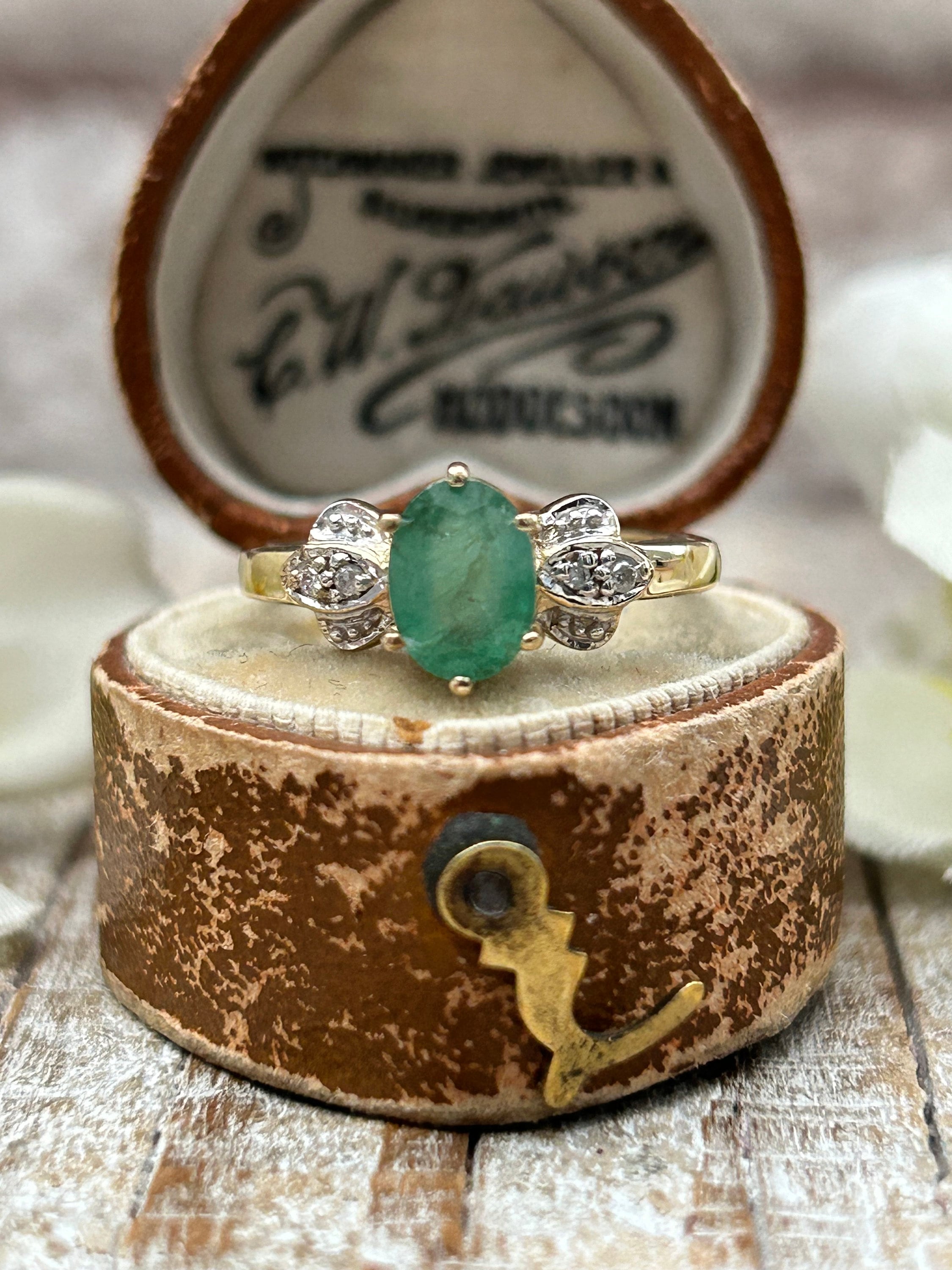 9 carat clearance gold emerald ring