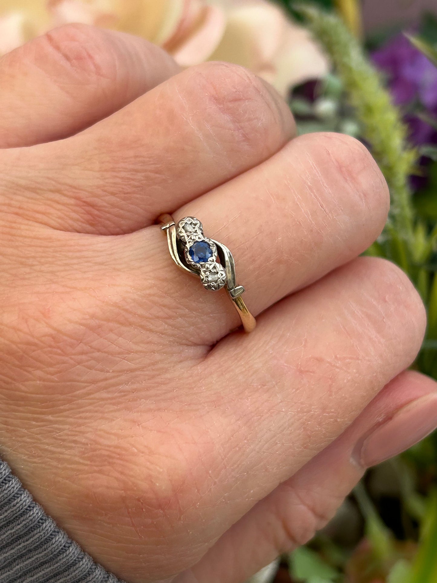 Antique Sapphire and Rose Cut Diamond Ring 18 Carat Gold and Platinum